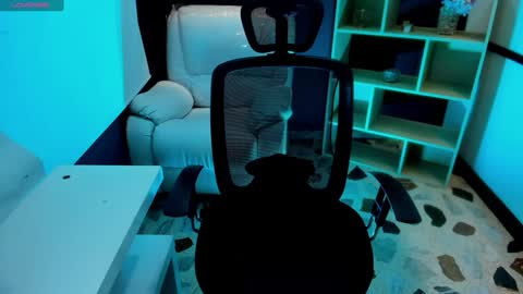 Snapshot of emysilver chatting on December 2, 7:49 pm Emy Silver online show from December 2, 7:49 pm