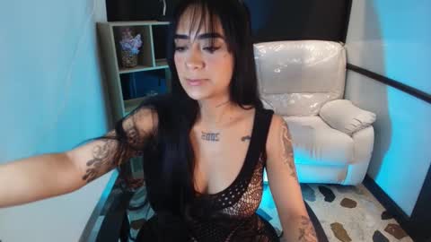 Snapshot of emysilver chatting on February 10, 2:05 pm Emy Silver online show from February 10, 2:05 pm