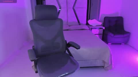 Snapshot of emysilver chatting on March 7, 1:40 pm Emy Silver online show from March 7, 1:40 pm