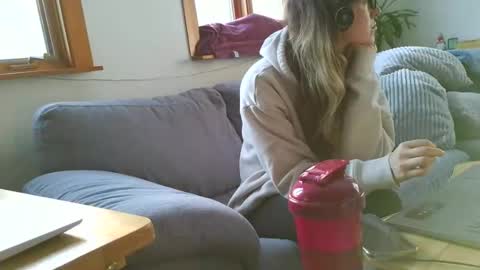 emyxxl online show from February 12, 1:28 pm