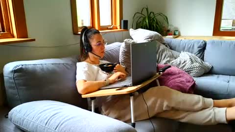 Snapshot of emyxxl chatting on July 28, 2:13 pm emyxxl online show from July 28, 2:13 pm