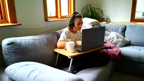 Snapshot of emyxxl chatting on July 28, 5:23 pm emyxxl online show from July 28, 5:23 pm