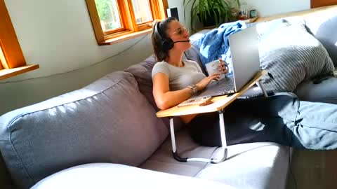 Snapshot of emyxxl chatting on August 6, 1:13 pm emyxxl online show from August 6, 1:13 pm