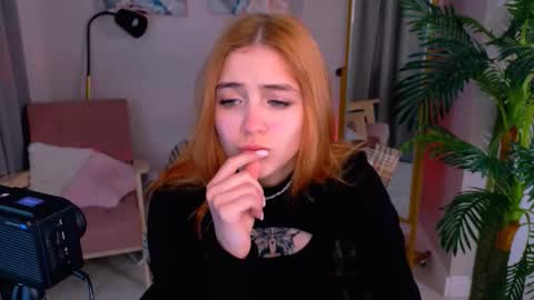 enchanted_bella online show from March 23, 10:30 am