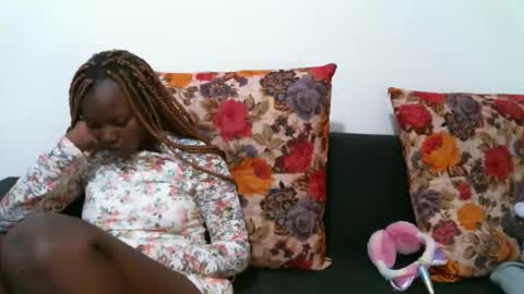 Snapshot of enchantedvee chatting on March 28, 7:24 pm Vee online show from March 28, 7:24 pm
