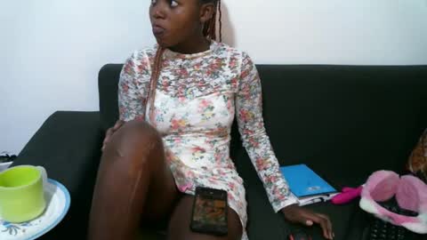 Snapshot of enchantedvee chatting on May 16, 8:55 am Vee online show from May 16, 8:55 am