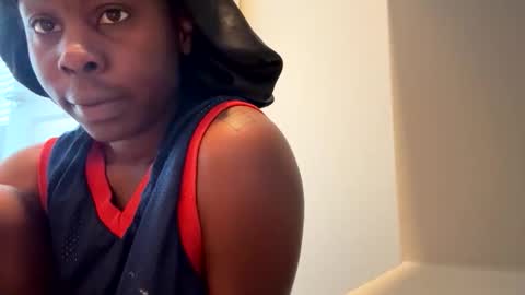 Snapshot of enchantressanon chatting on February 6, 10:24 pm Enchantress online show from February 6, 10:24 pm