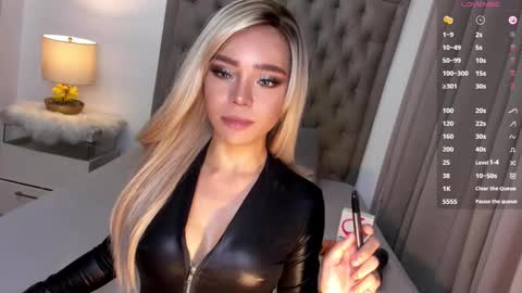 Snapshot of enchatressdixie chatting on February 10, 7:29 pm dixie online show from February 10, 7:29 pm