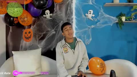 Snapshot of ender_h0t chatting on October 15, 1:44 pm Ender online show from October 15, 1:44 pm