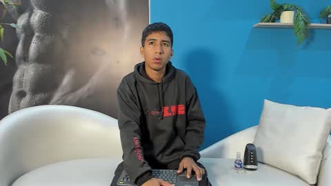 Snapshot of ender_h0t chatting on January 13, 1:16 pm Ender online show from January 13, 1:16 pm