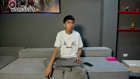 Snapshot of ender_h0t chatting on March 2, 2:46 pm Ender online show from March 2, 2:46 pm