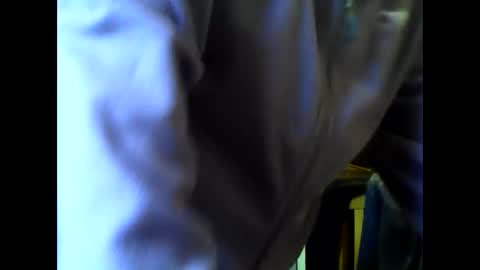 Snapshot of englishguysurrey chatting on December 5, 9:06 am englishguysurrey online show from December 5, 9:06 am