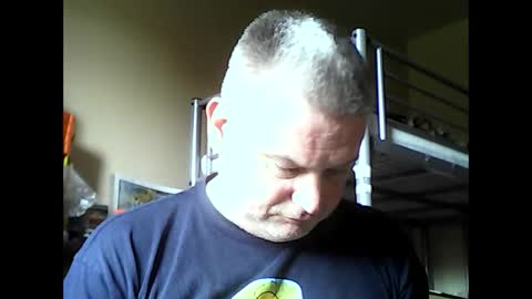 Snapshot of englishguysurrey chatting on September 19, 9:22 am englishguysurrey online show from September 19, 9:22 am