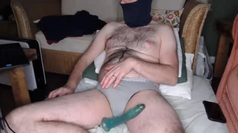 Snapshot of englishshyguyuk chatting on January 8, 8:11 pm englishshyguyuk online show from January 8, 8:11 pm