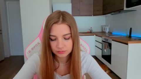 enjoyeverymoment_ online show from March 15, 10:10 am