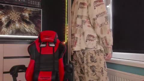 Enker online show from February 4, 9:15 am