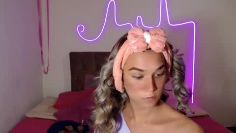 Snapshot of enma_gill chatting on December 9, 2:17 pm Enma Rojas online show from December 9, 2:17 pm