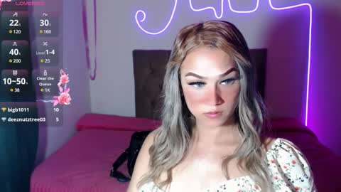 Snapshot of enma_gill chatting on December 12, 3:27 pm Enma Rojas online show from December 12, 3:27 pm