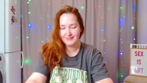 Snapshot of enorolve chatting on December 18, 3:15 am Horny Mary online show from December 18, 3:15 am