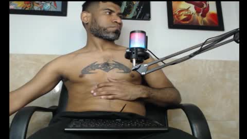 enriblack92 online show from November 5, 4:45 am