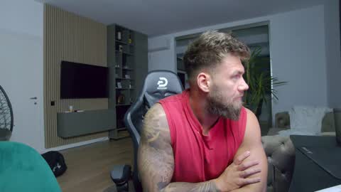 Erik online show from December 19, 11:35 pm
