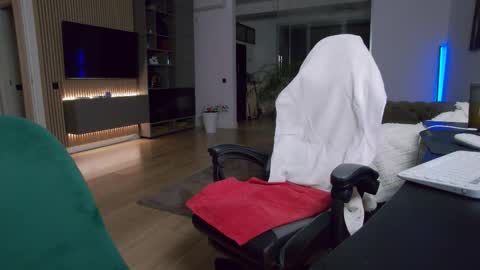 Erik online show from December 15, 8:02 pm