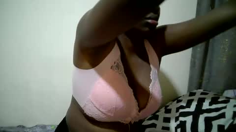 Snapshot of enter_dee chatting on March 2, 7:48 am Ell online show from March 2, 7:48 am