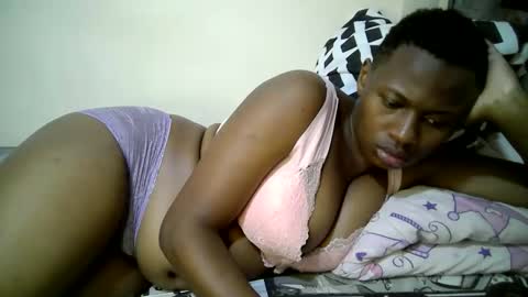 Snapshot of enter_dee chatting on April 12, 8:19 am Ell online show from April 12, 8:19 am