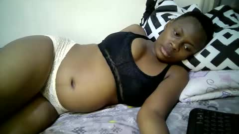 Snapshot of enter_dee chatting on April 15, 10:11 am Ell online show from April 15, 10:11 am