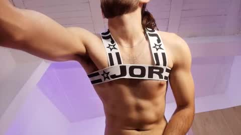 Snapshot of enzo_moretii chatting on November 6, 4:52 pm enzo_moretii online show from November 6, 4:52 pm