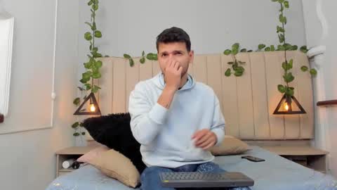 ENZO online show from December 5, 2:36 pm