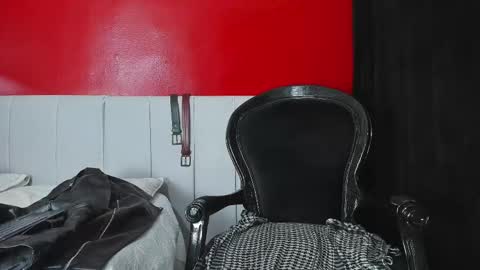 Snapshot of enzopratt chatting on March 7, 9:51 am Enzo Pratt online show from March 7, 9:51 am