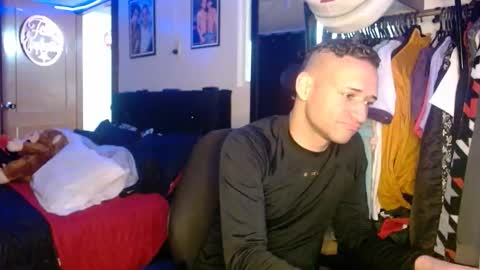 enzoyarack online show from November 8, 2:12 am