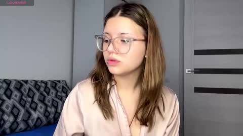 Snapshot of erapody chatting on February 25, 6:23 am Venice online show from February 25, 6:23 am