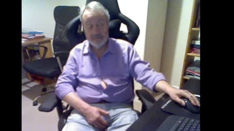 erasmus_d online show from December 6, 6:50 pm