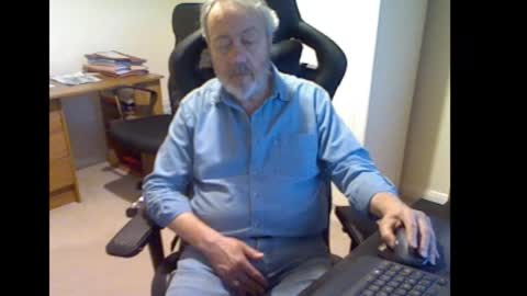 erasmus_d online show from September 26, 5:28 pm