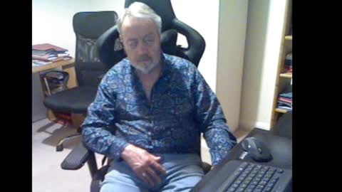 erasmus_d online show from November 8, 5:34 pm