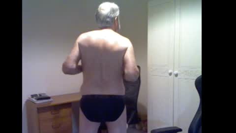 erasmus_d online show from February 14, 5:53 pm