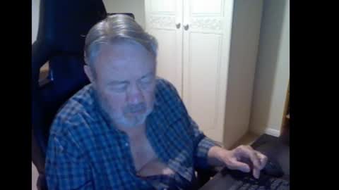 erasmus_d online show from February 16, 6:04 pm