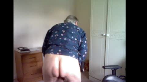 Snapshot of erasmus_d chatting on April 26, 6:16 pm erasmus_d online show from April 26, 6:16 pm