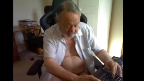 Snapshot of erasmus_d chatting on May 28, 4:26 pm erasmus_d online show from May 28, 4:26 pm