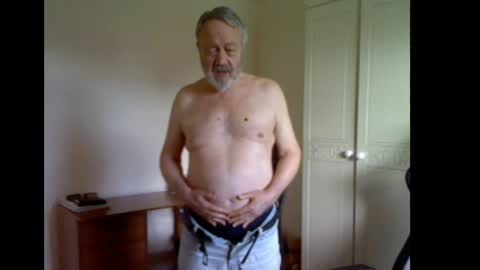 Snapshot of erasmus_d chatting on June 3, 5:29 pm erasmus_d online show from June 3, 5:29 pm