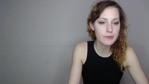 Snapshot of erdbeeren_mit_sahne chatting on January 12, 12:01 pm Erdbeeren mit Sahne online show from January 12, 12:01 pm