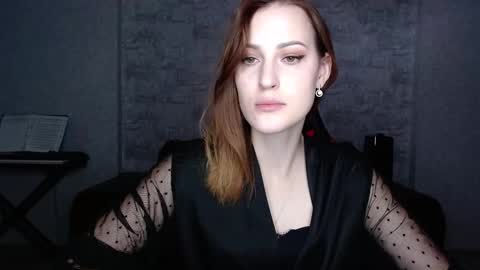 Snapshot of erdbeeren_mit_sahne chatting on November 9, 9:51 am Erdbeeren mit Sahne online show from November 9, 9:51 am