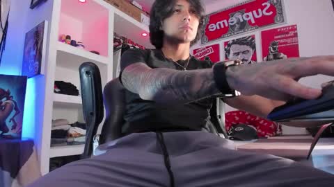 Tht BOSS Eren online show from November 20, 9:25 pm