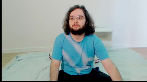 Snapshot of eren_jaeger2000 chatting on May 10, 4:28 am Eren online show from May 10, 4:28 am