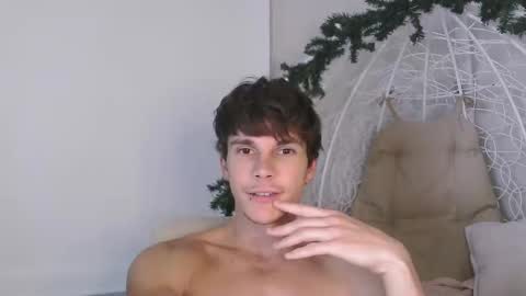 Eric Crush online show from December 14, 3:56 am