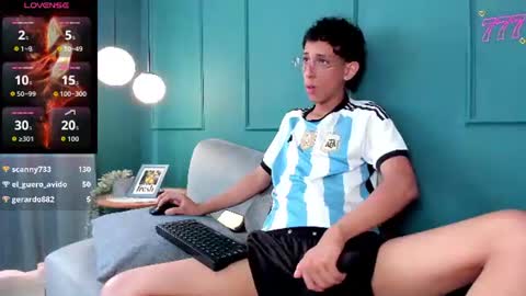 Snapshot of eric_nikolay chatting on July 17, 8:03 pm eric_nikolay online show from July 17, 8:03 pm