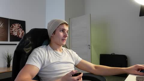    online show from October 14, 7:31 am