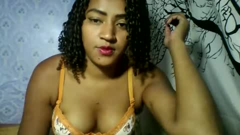 erica0586 online show from September 21, 3:46 pm